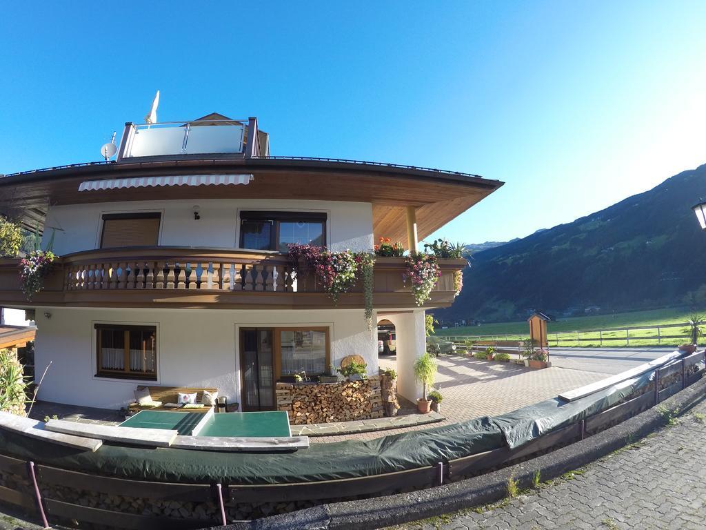 Ferienwohnungen Floerl Zell am Ziller Buitenkant foto